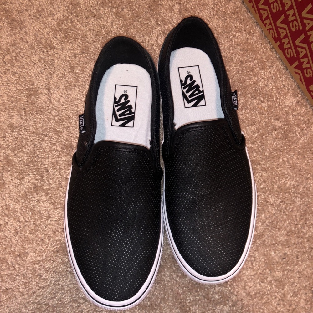 Vans slip on sneakers, NEW WITHOUT TAGS